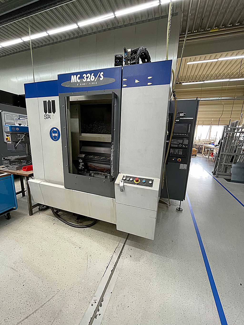 STAMA MC 326 CNC Bearbeitungszentrum