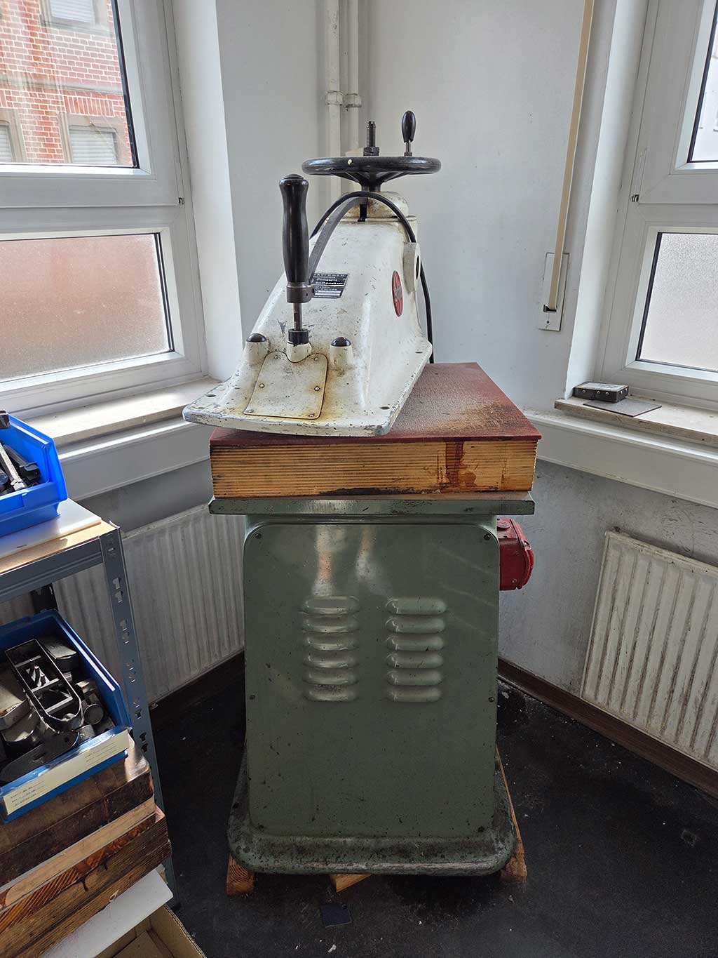 Schön & Cie G.m.b.H. Schwenkarmstanze