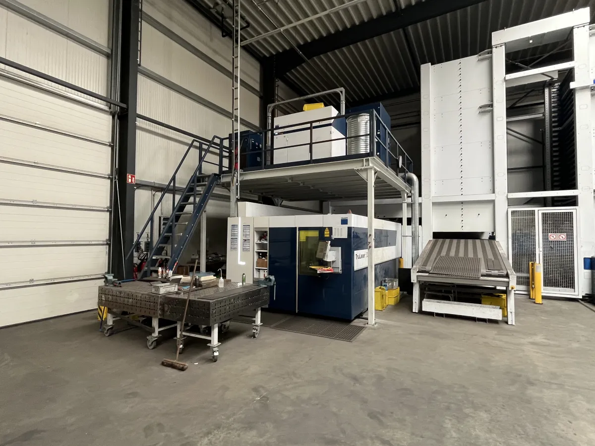 TRUMPF TruLaser 3030 fiber (L49) LASERSCHNEIDANLAGEN