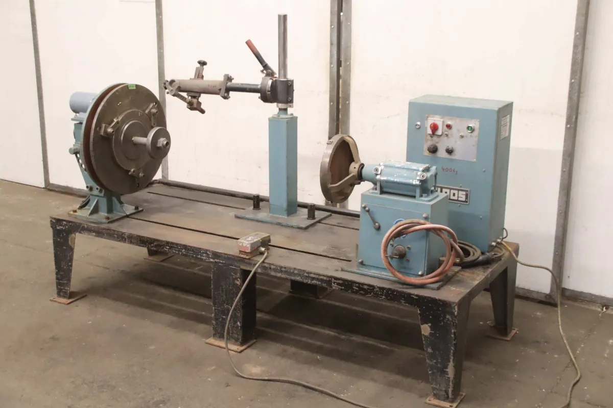 Cloos CD 100 SR Drehlänge 1030 mm Schweißdrehvorrichtung