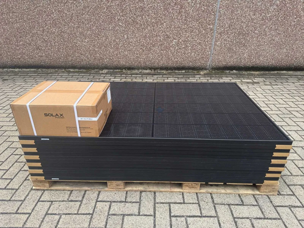 Suntech – Set aus 12 Solarpanels (400 wp) mit Solax 4,2 kW Wechselrichter
