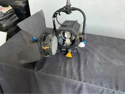 Desisti Fresnel 1000W Weitere Beleuchtungsgeräte etwa 4 Stück – RESALE