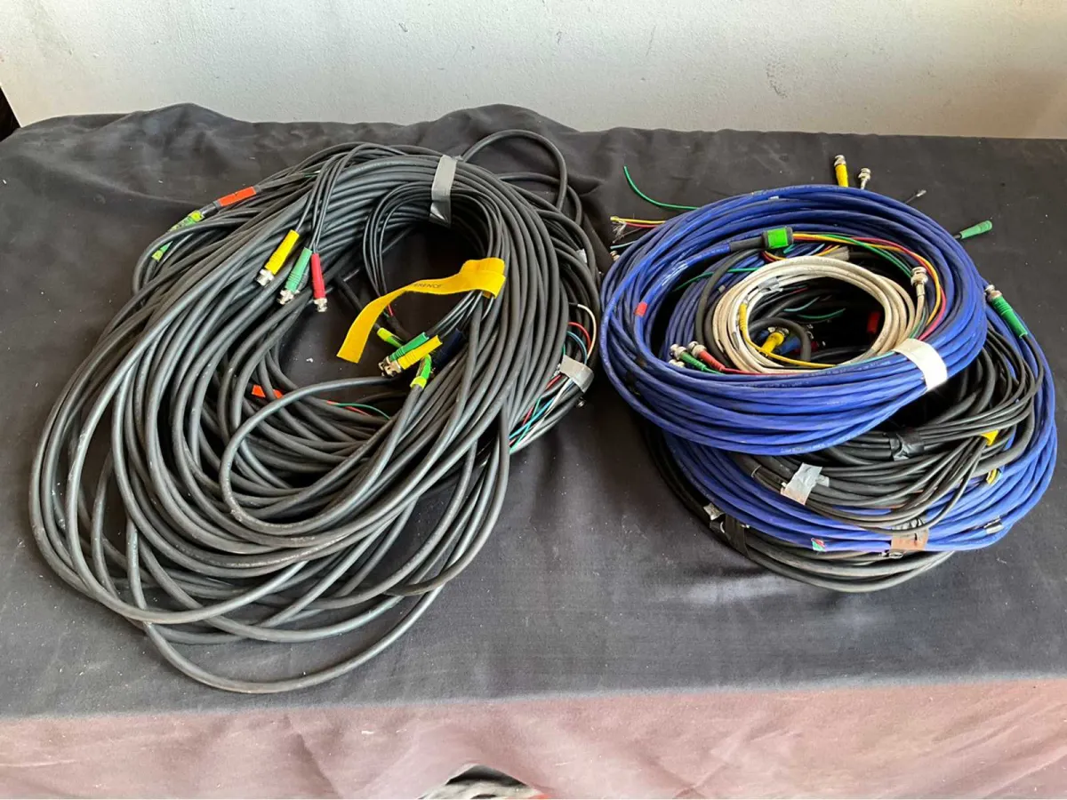 SDI-SCHLAG Andere Kabel etwa 9 Stück