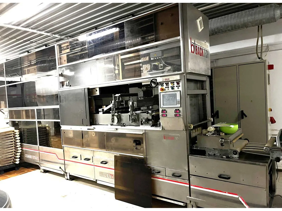 2001 - BackTech - Automatische Bearbeitungslinie für gestempelte Brötchen, Rollen, Semels, Kornspitz