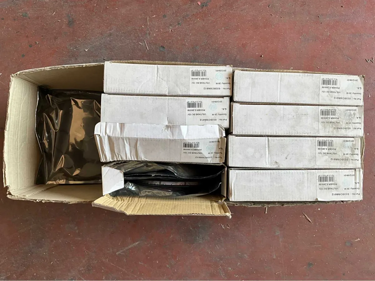 LED-Streifen ca. 8 Boxen