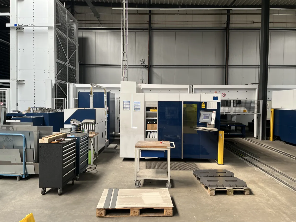 TRUMPF TruLaser 3030 fiber (L49) LASERSCHNEIDANLAGEN