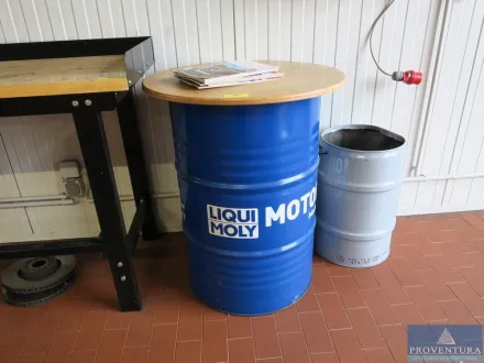 Stehtisch aus Ölfass ca. 90h cm hoch – RESALE