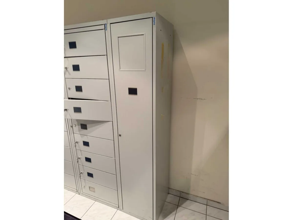 INITIAL (3x) Schließfachschrank Postschrank Einwurf