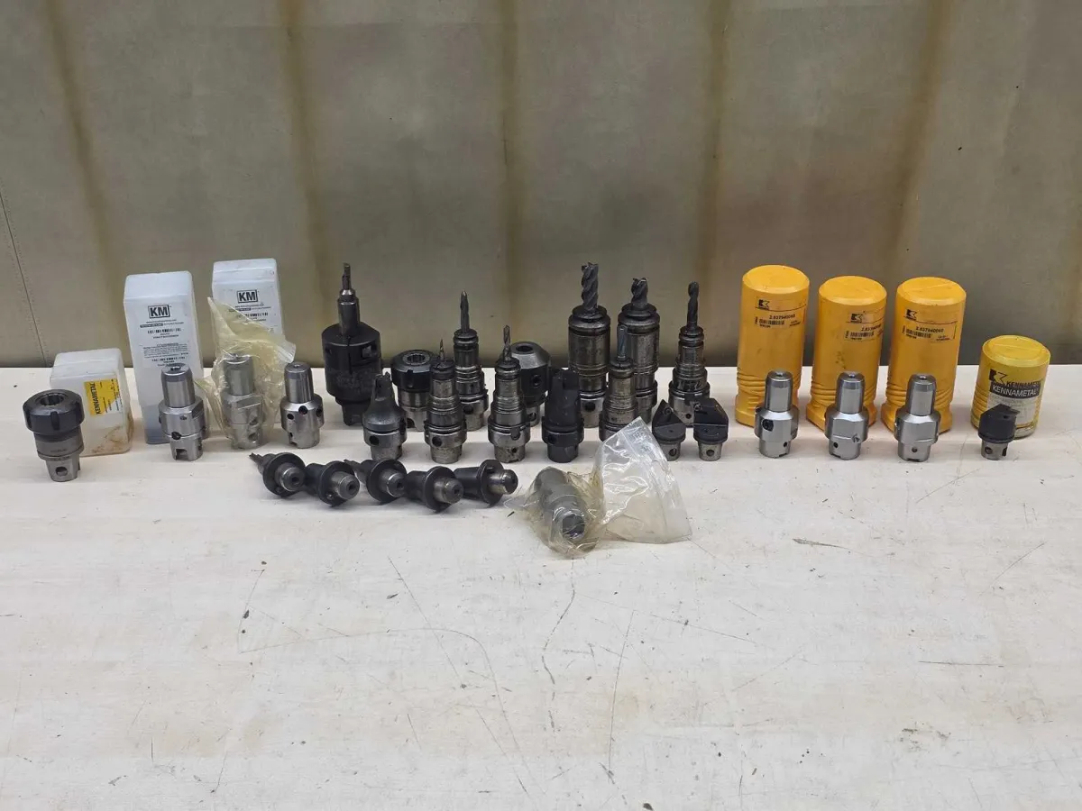 Verschiedene CNC-Werkzeugmaschinenhalter, Spannspannerfutter und Bohr-/Werkzeughalter