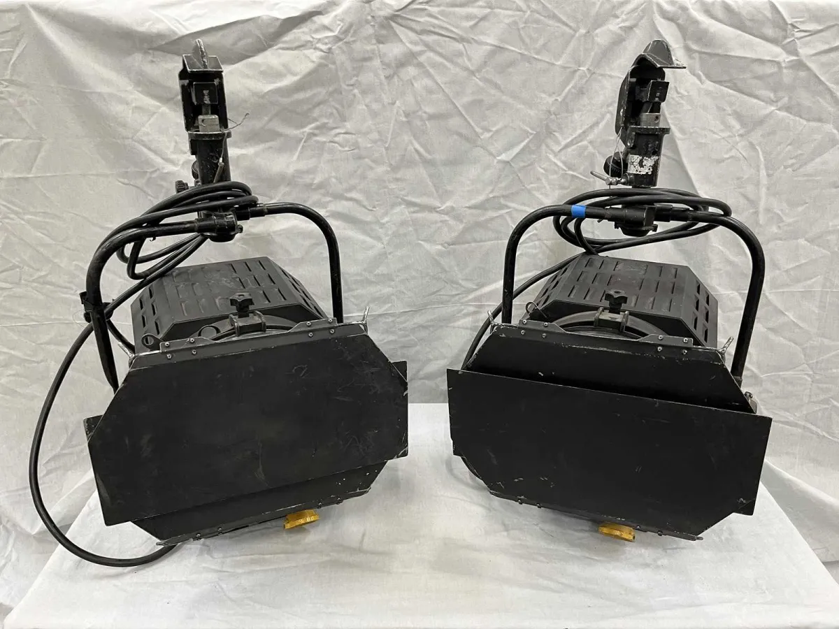 2 x Desisti Fresnel 2KW Leonardo PO