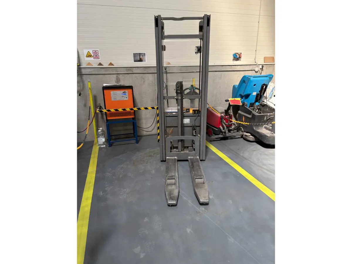 2018 - Jungheinrich - EJC 112 - Fußgänger-elektrischer Hochhebe-Schornstein