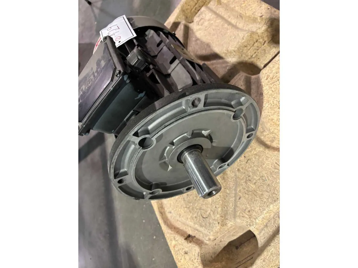 2019 - Volt Elektrik - VM 132M-4 - Dreiphasen-Industrie-Asynchronmotor