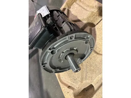 2019 - Volt Elektrik - VM 132M-4 - Dreiphasen-Industrie-Asynchronmotor – RESALE