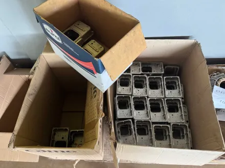 Gussaluminium-Elektroklemmengehäuse (ohne Abdeckungen) – RESALE