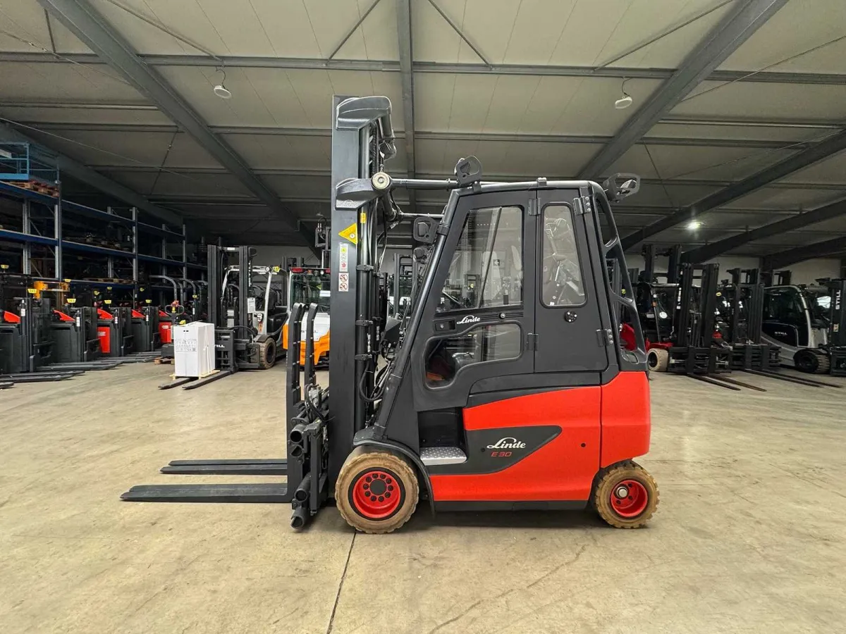37/2021 Service + UVV 04/2027 Linde E30/600H EVO 3.000kg 3.+4. Ventil Gabelversteller Elektrostapler