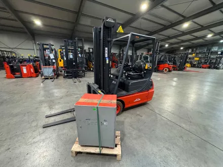 11/2022 Service + UVV 10/2027 Linde E16C-335-02 1.600kg 3.+4. Ventil Gabelversteller Elektrostapler – RESALE