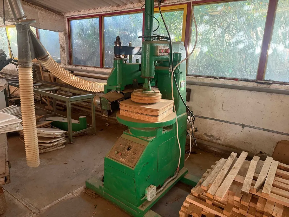 A. Knoevenagel Drehtisch-Kopierfräsmaschine