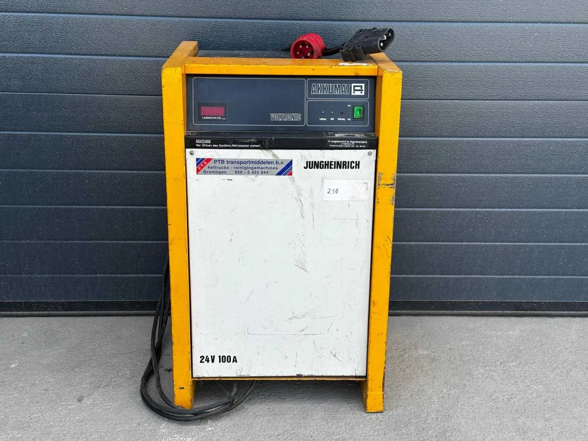 Jungheinrich – D380 G 24/100 E-VI – Batterieladegeräte