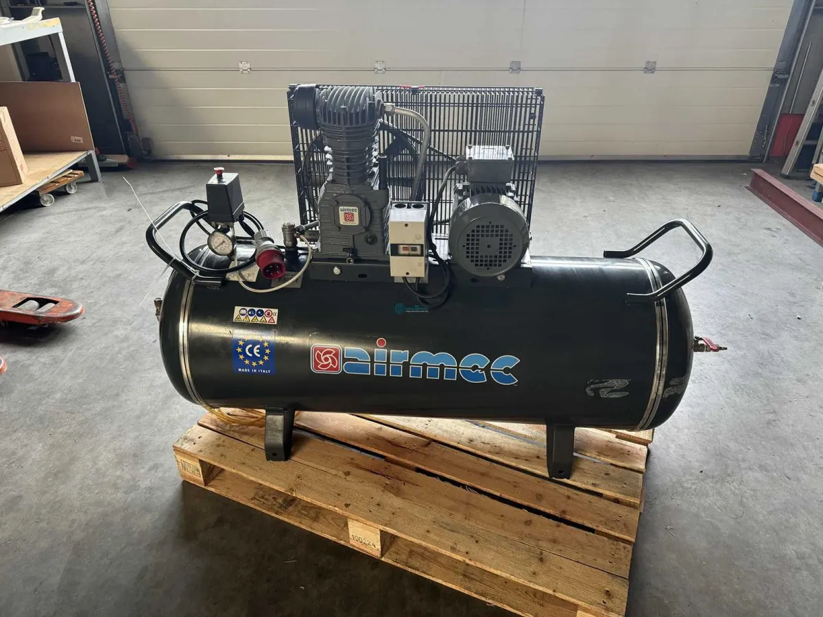 AIRMEC Industrieluftkompressor mit 200 Liter Luftempfänger – FUNKTIONSFÄHIG