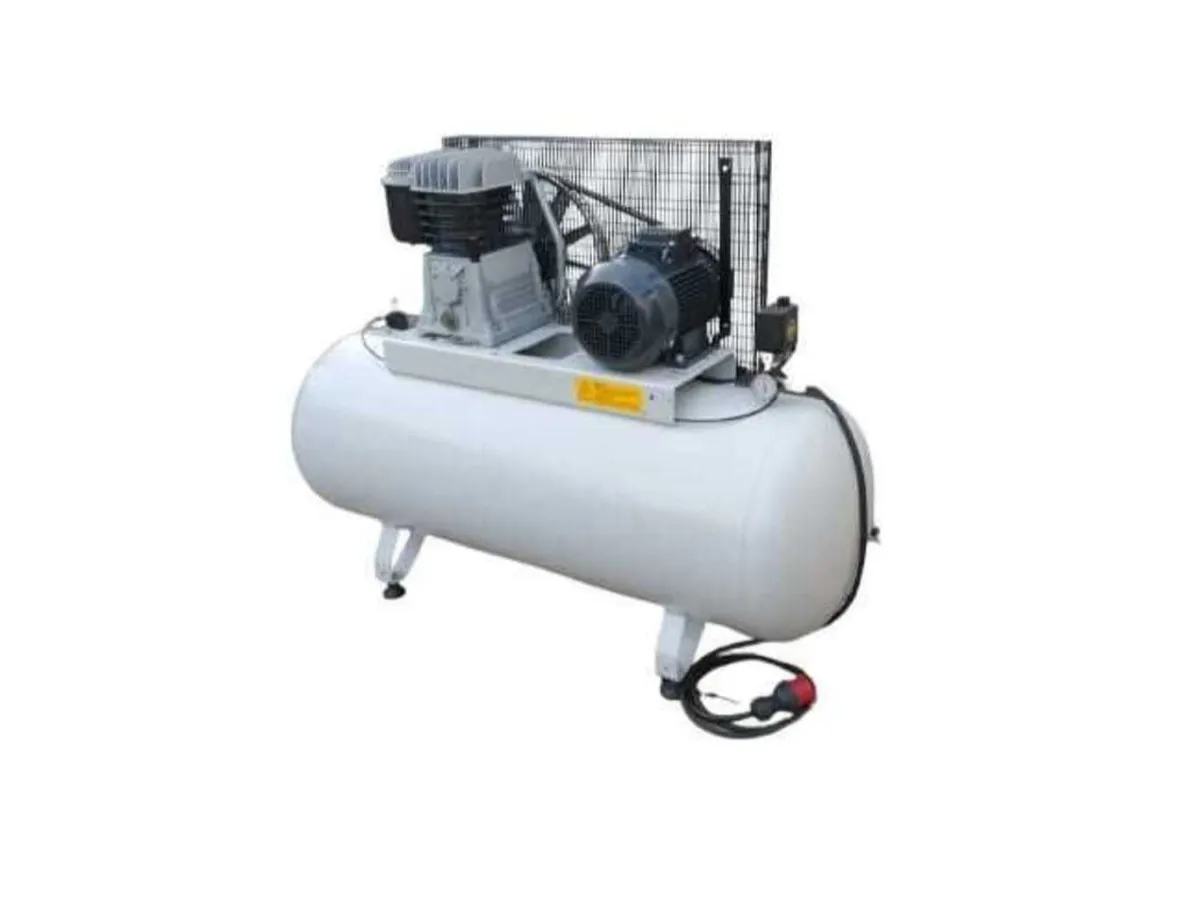 AIRPRESS 4kW Luftkompressor mit 270 Liter Luftempfänger / 9 Bar – FUNKTIONIERT
