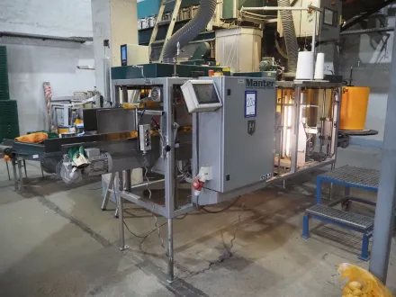 Manter Bv sewing line for packaging bags with labe – RESALE