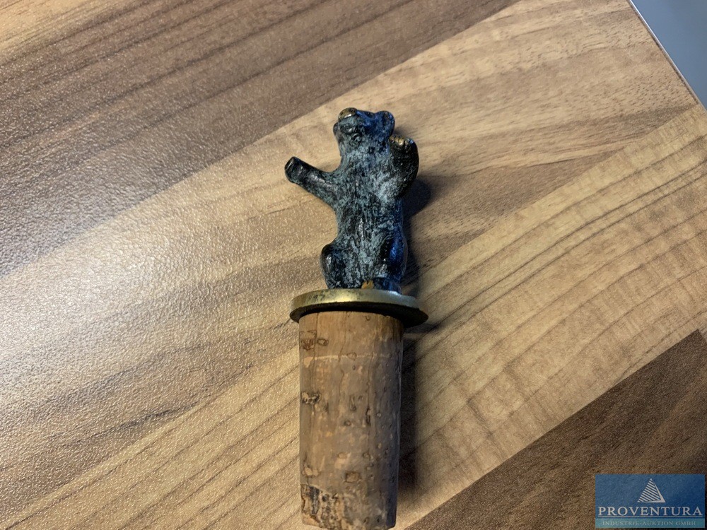 Berliner Bär als Flaschenverschluss mit Korken