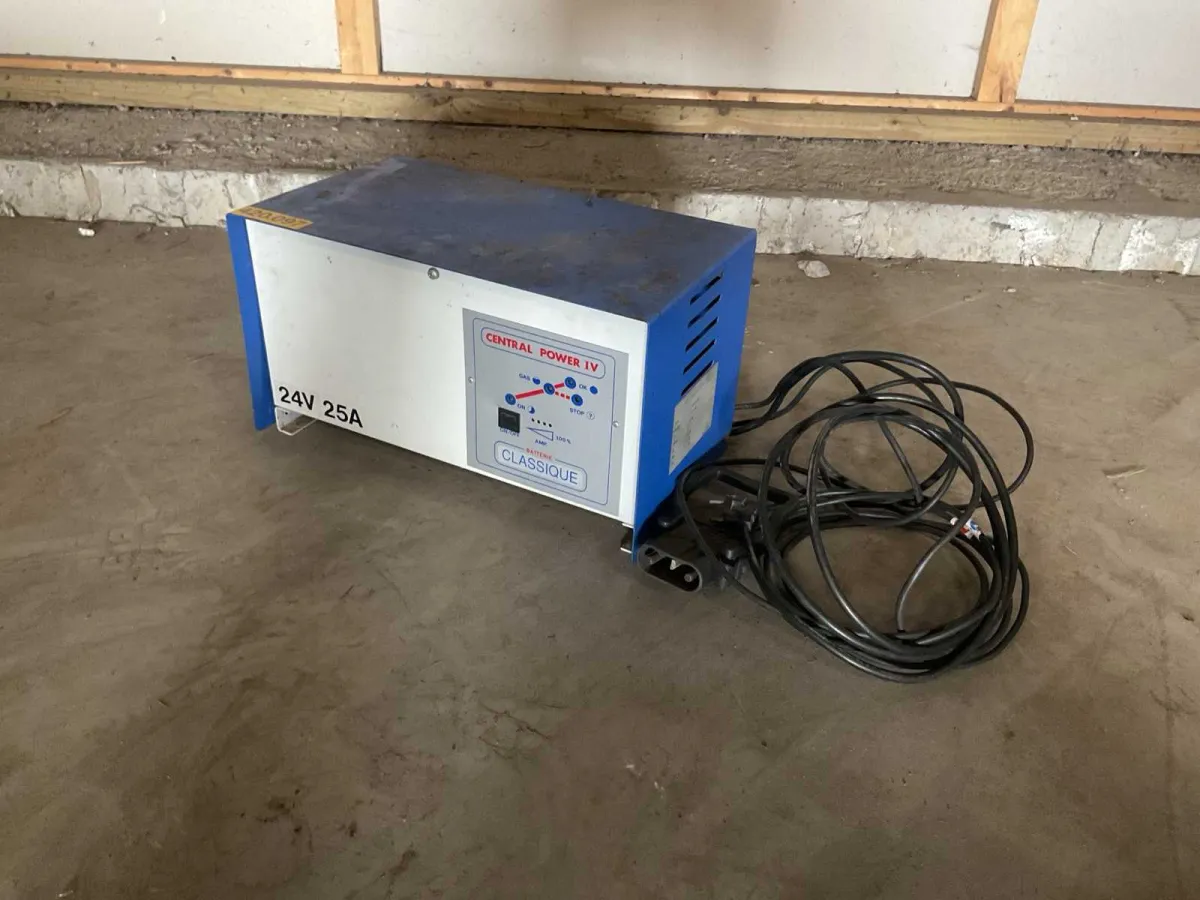 Chargeur BB24/025G Batterieladegerät