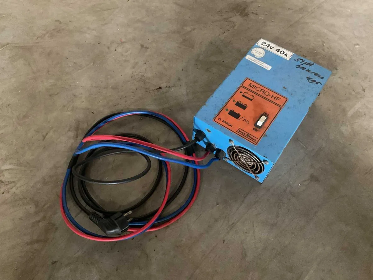 Nuova Elettra Micro-HF Batterieladegerät
