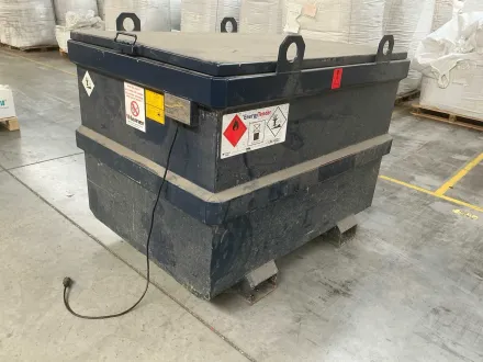 Tolsma Tankbouw 995 Liter KIWA Kraftstofftank mit Pumpe und Dosierpistole – RESALE