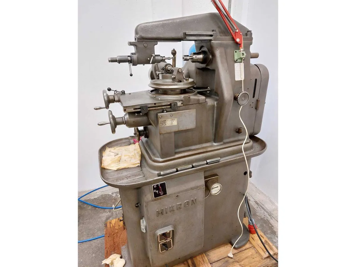 HERMLE 102.04 Zahnrad-Hobbing-Maschine