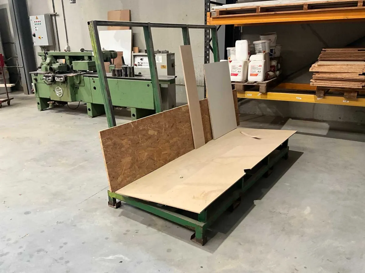Metallplattenwagen