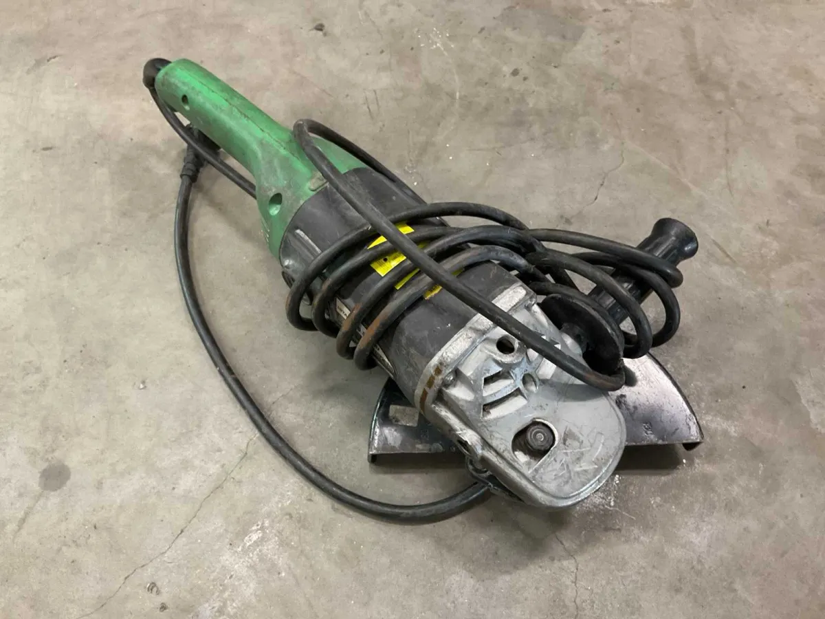 Hitachi G235RU Winkelschleifmaschine