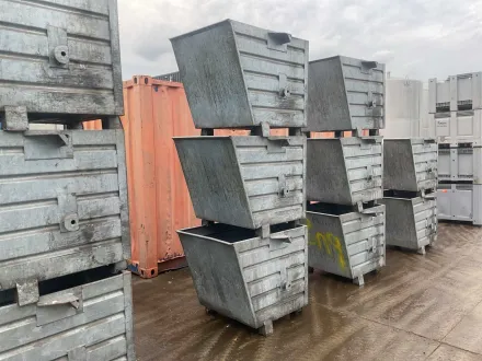 Verzinkte Stapelbehälter/Materialbehälter (3x) – RESALE