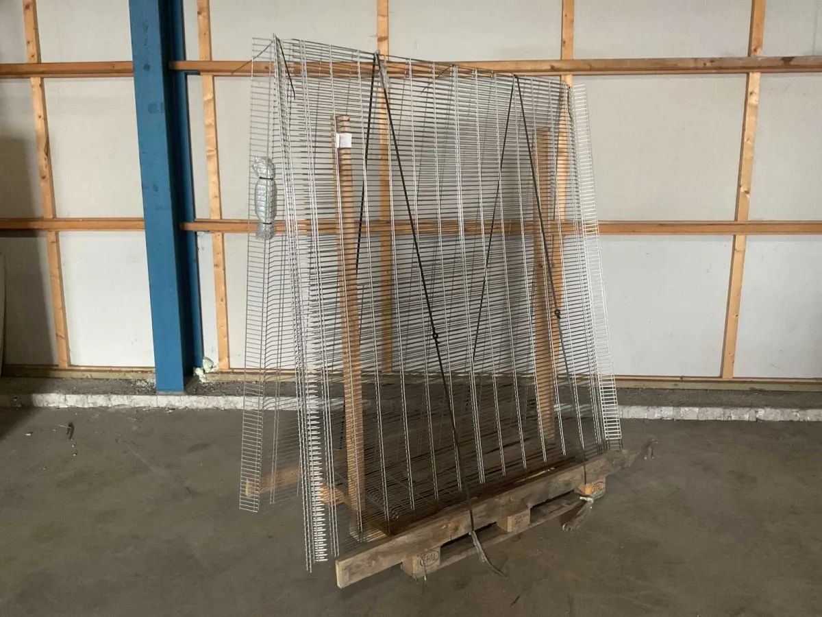 Charge von industriellen Drahtgitterplatten (3x)