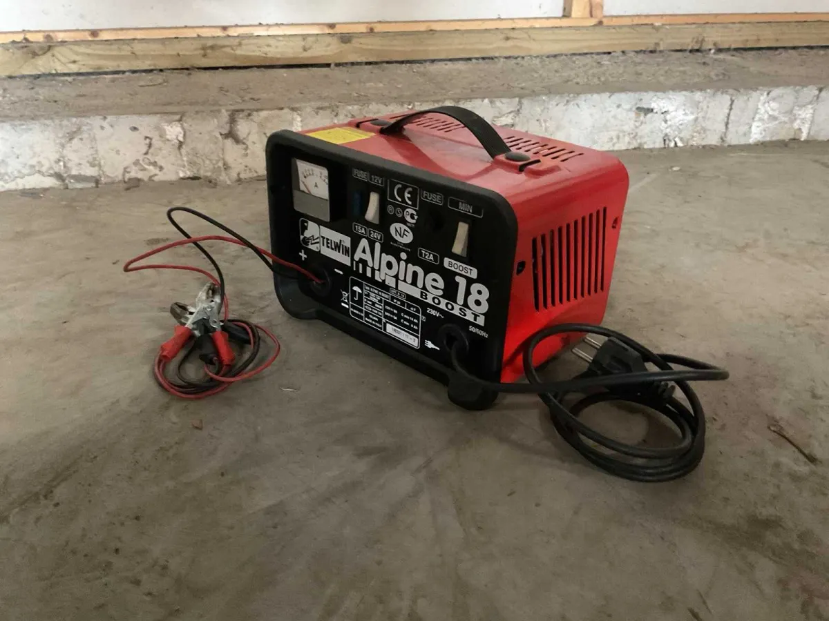 Alpine 18 Boost Batterieladegerät