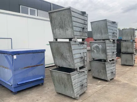 Verzinkte Stapelbehälter/Materialbehälter (3x) – RESALE