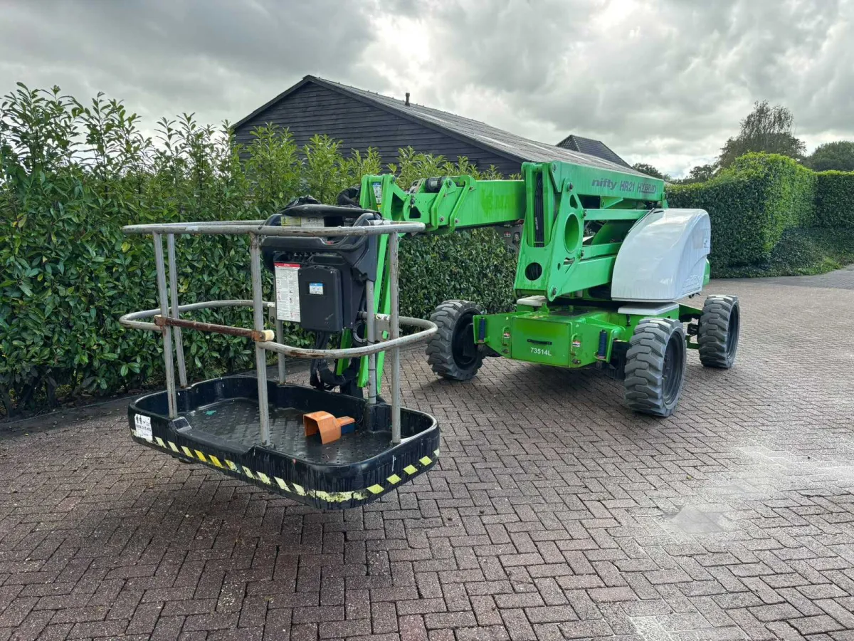 2014 Nifty HR21 Hybrid Boom Lift