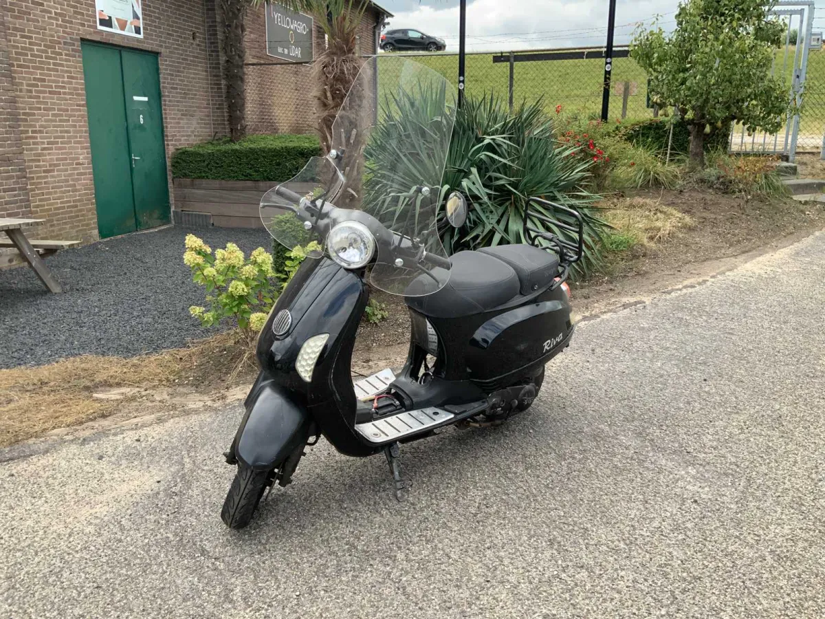 BTC Snorscooter Riva Roller