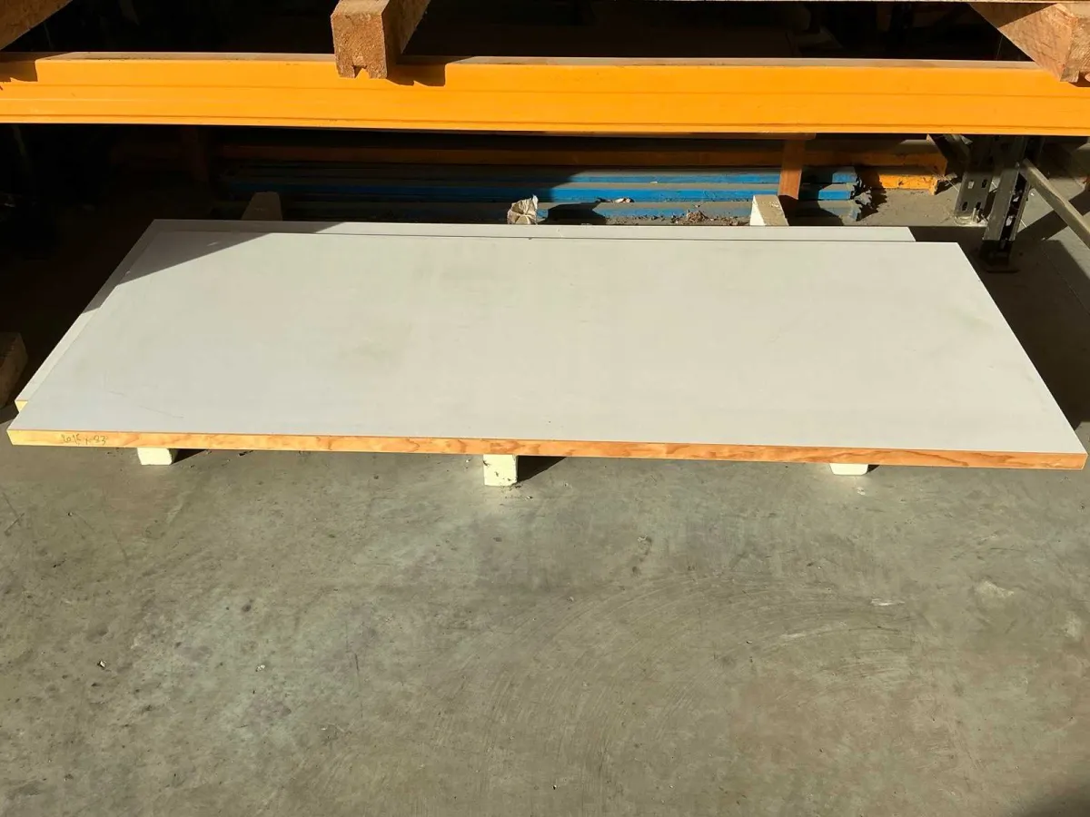 Türverkleidung des Tubetrowel-Malers (35x)