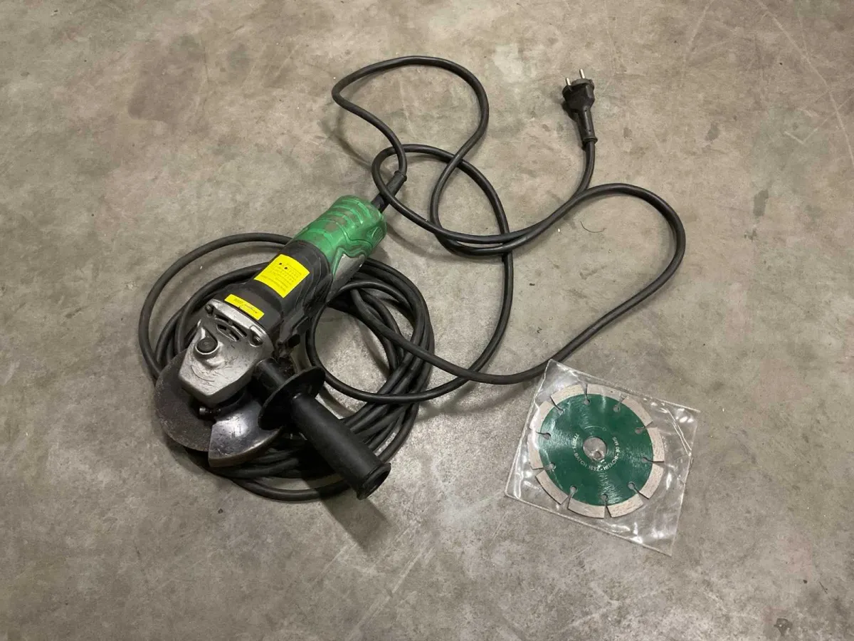Hitachi Winkelschleifmaschine