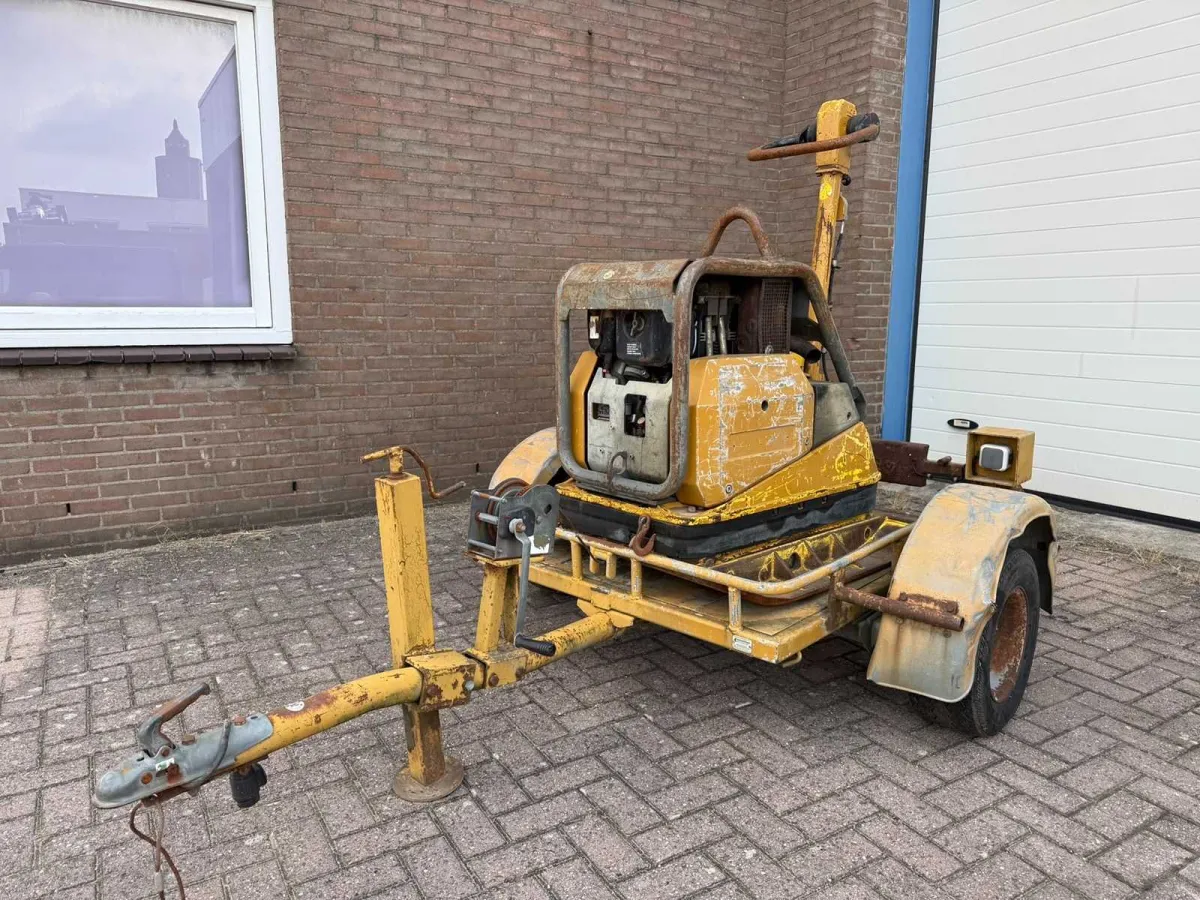 2008 - Wacker - DPU 6055 6T mit Anhänger - Plattenverdichter