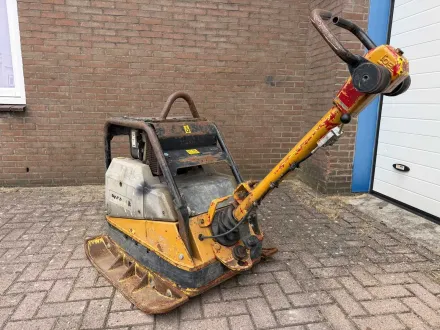 2008 - Wacker - DPU 6055 6T mit Anhänger - Plattenverdichter – RESALE
