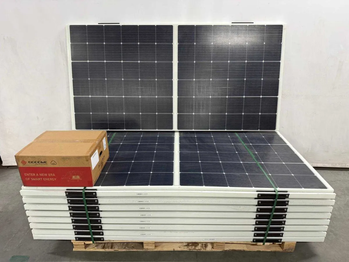 Solarge – Set aus 16 leichten Solarpanels (495 WP) – Goodwe 8K-DT Wechselrichter