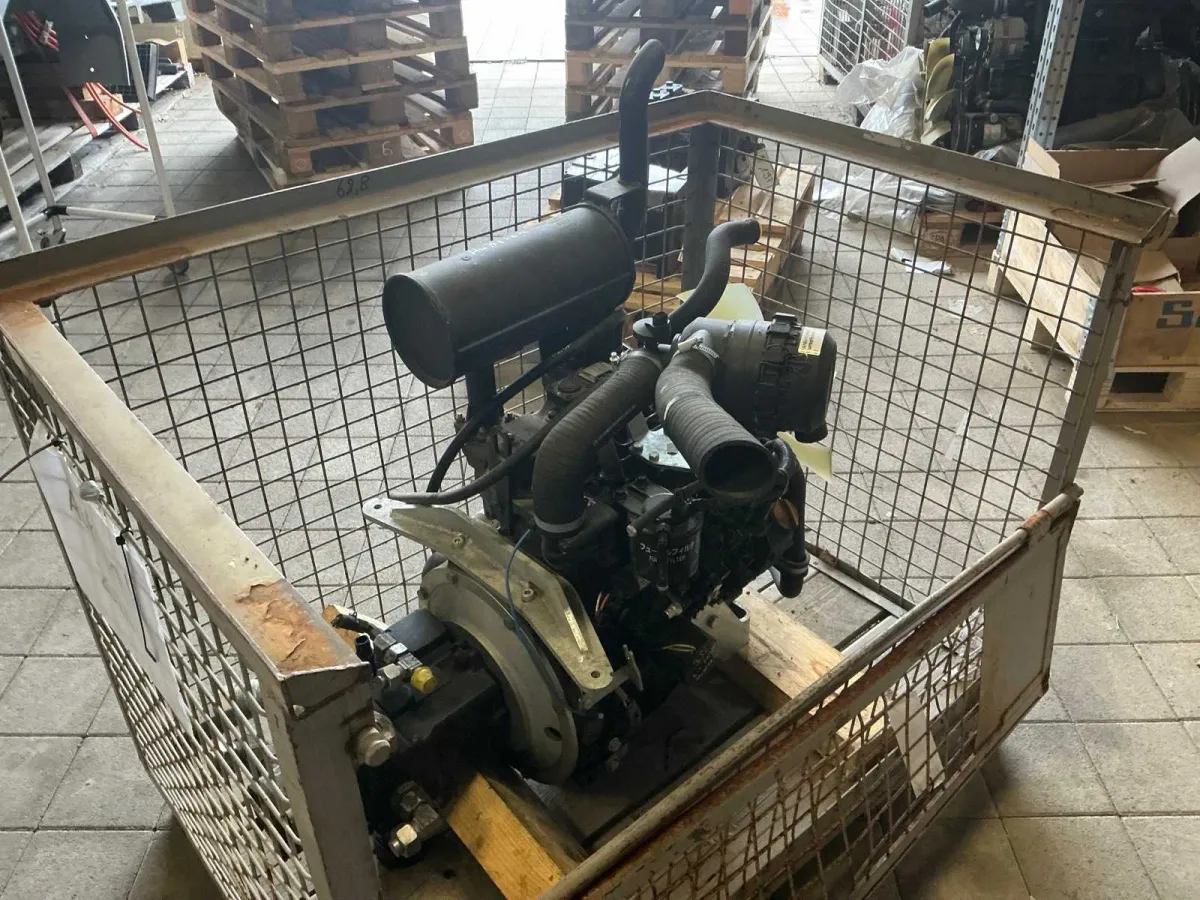 YANMAR 3TNV82A-BNNKR Dieselmotor