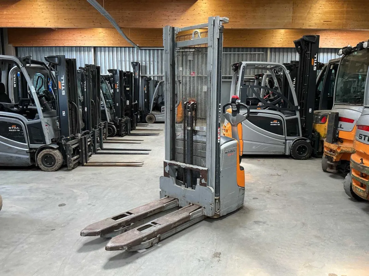 STILL - EXV-14C - Stacker - 2019