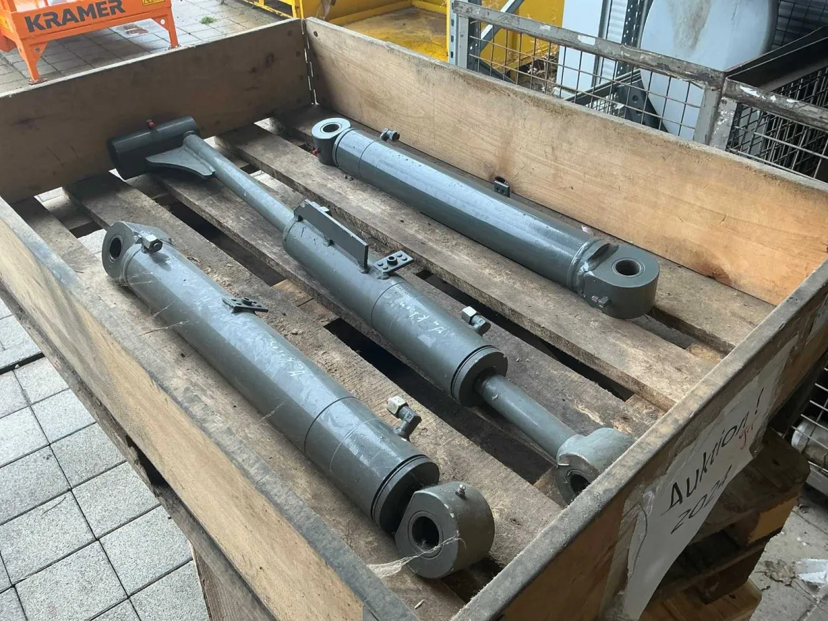 Sortiment Hydraulikzylinder (3x)