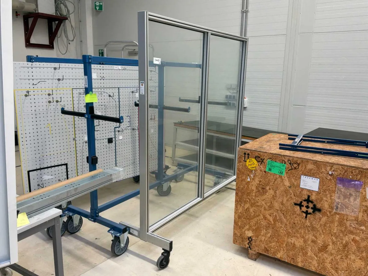 ITEM MOBILE SCHUTZWAND (2x)