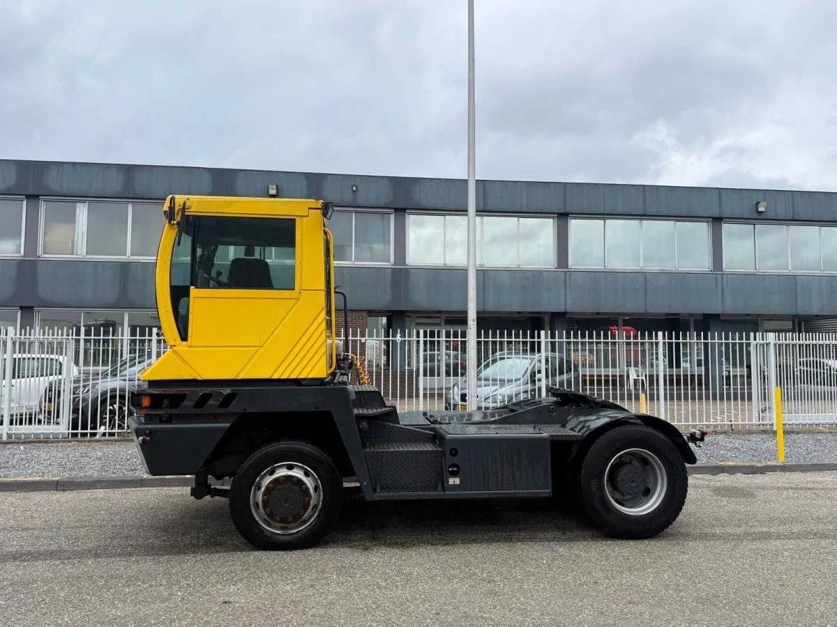 2000 - Terberg - RT 250 Terminaltraktor - Verschiedene Innenverkehrsmittel