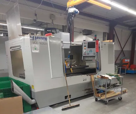 Haas VCE 1600W Vertikales CNC Bearbeitungszentrum – RESALE