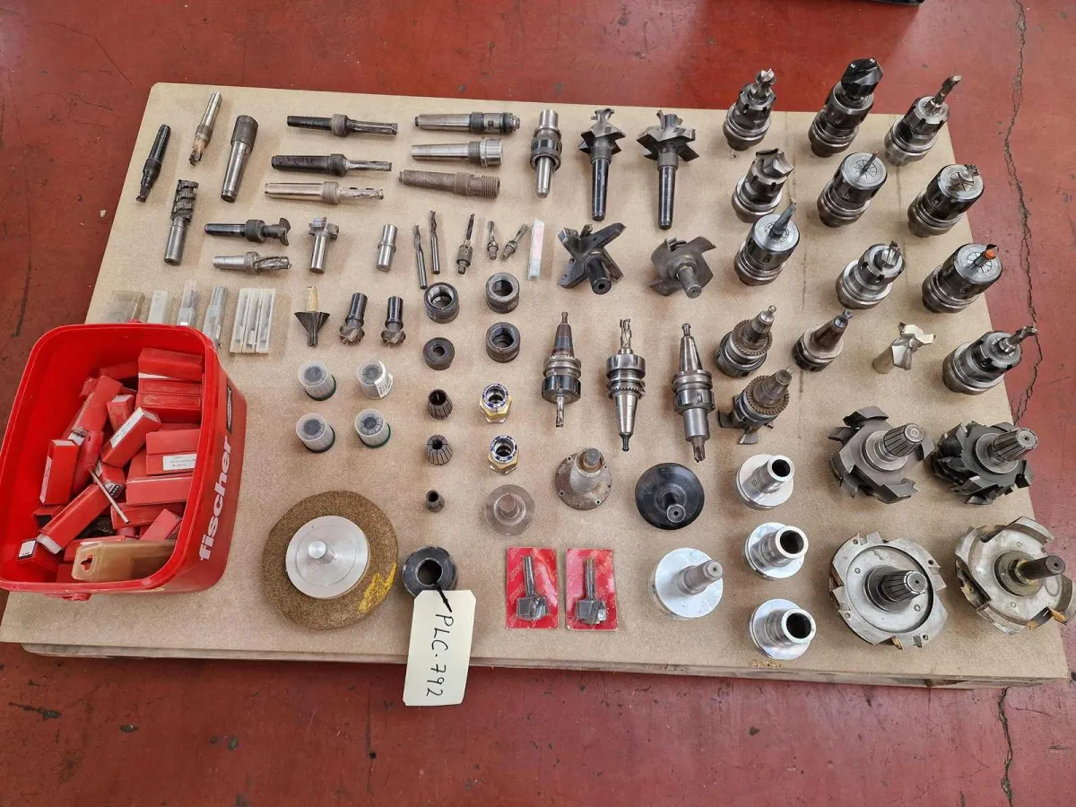 CNC-Werkzeughalter, Schneidwerkzeuge und Zubehör